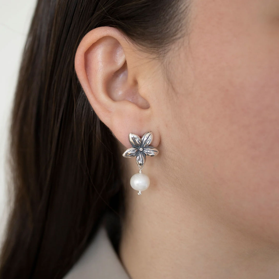 Aretes Jazmín Medianos | Joyería Elegante y Sofisticada