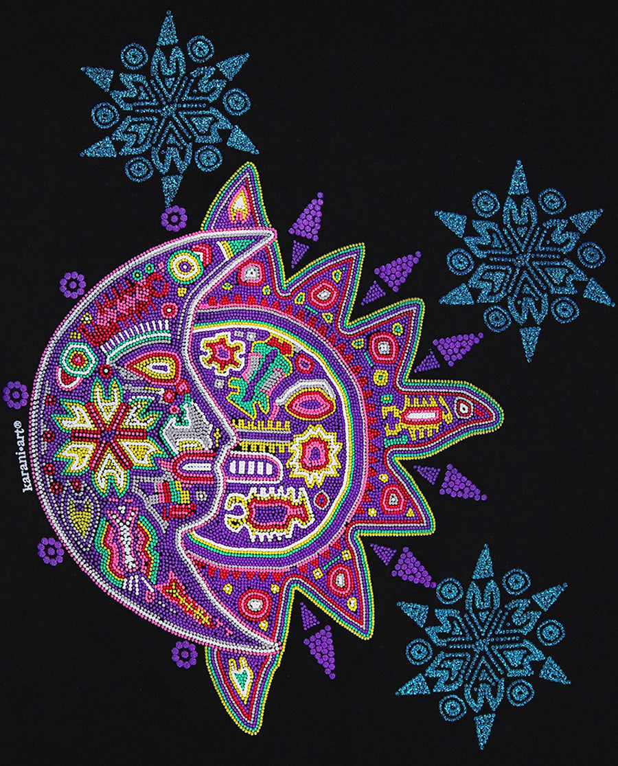 Playera-modelaje-sol-y-luna-mujer-negra-detalle