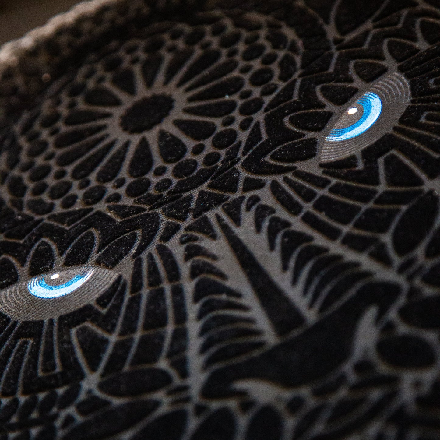 Sicaru – Sudadera Negra | Karani Art